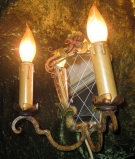Nástenná starožitná lampa
